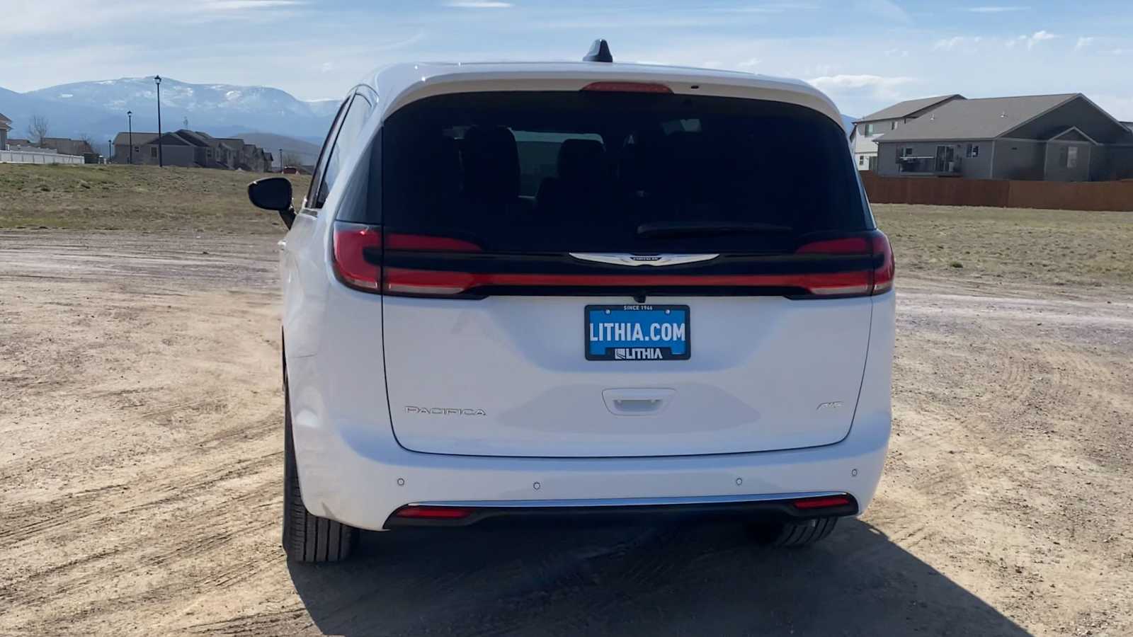 Thumbnail: 2026 Chrysler Pacifica - 7