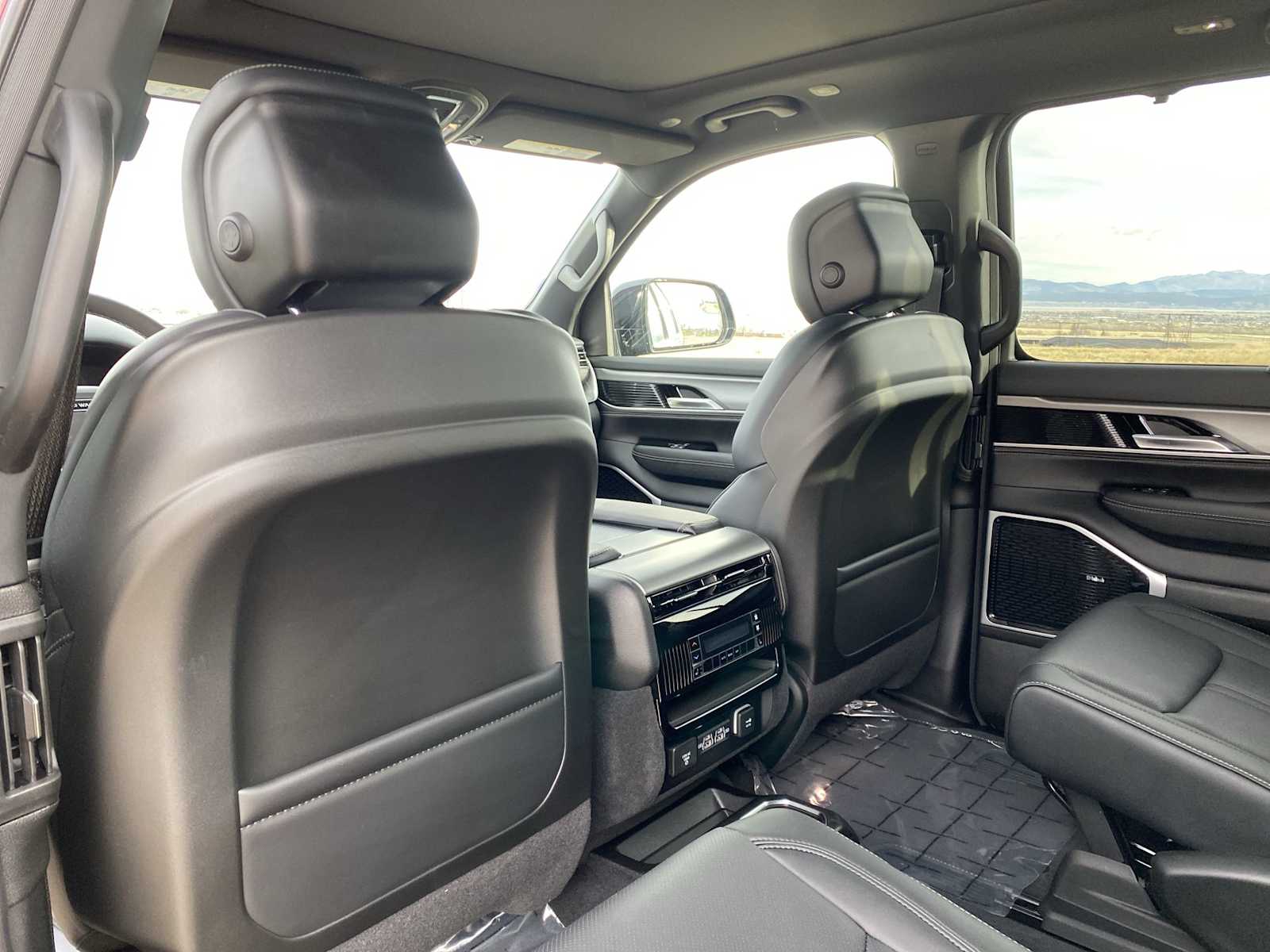 Thumbnail: 2026 Jeep Grand Wagoneer - 33