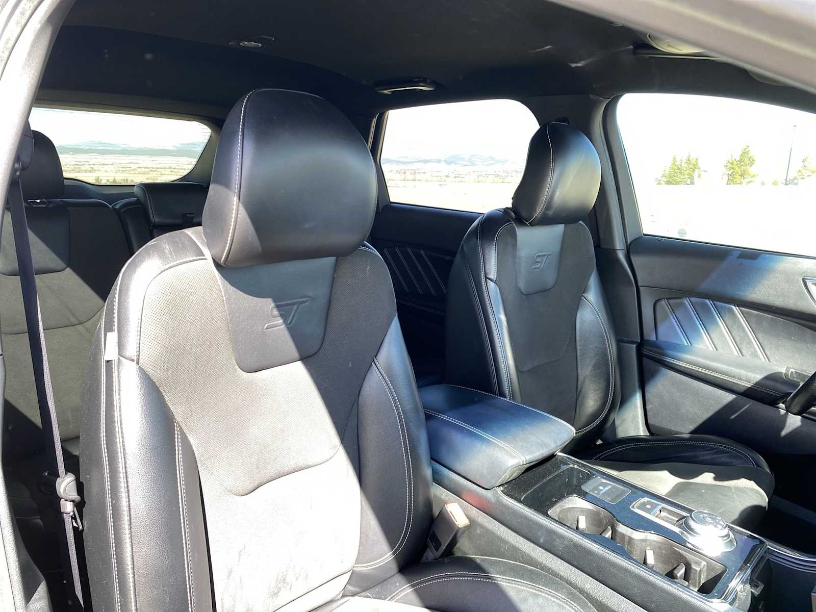 Thumbnail: 2019 Ford Edge - 16