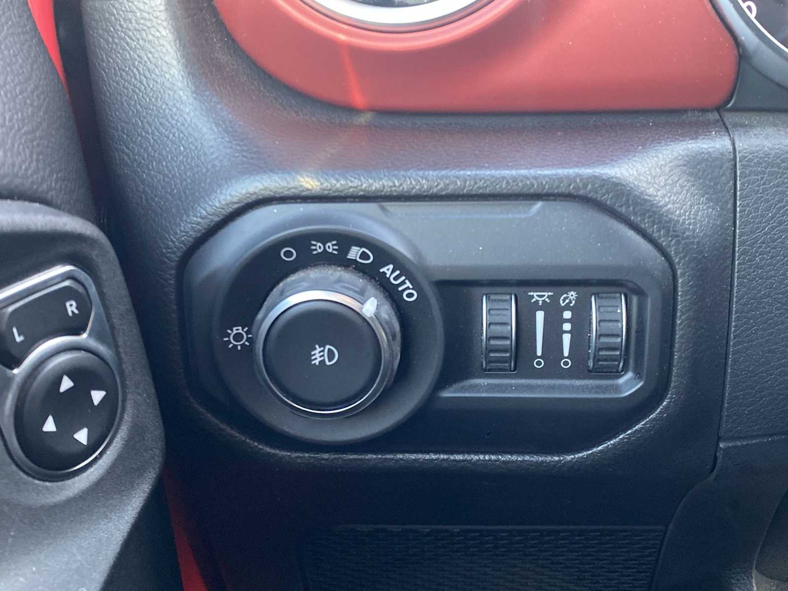 Thumbnail: 2021 Jeep Wrangler - 21