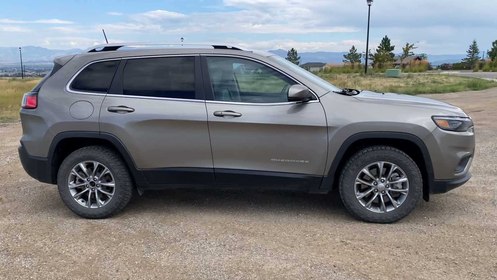Thumbnail: 2020 Jeep Cherokee - 9