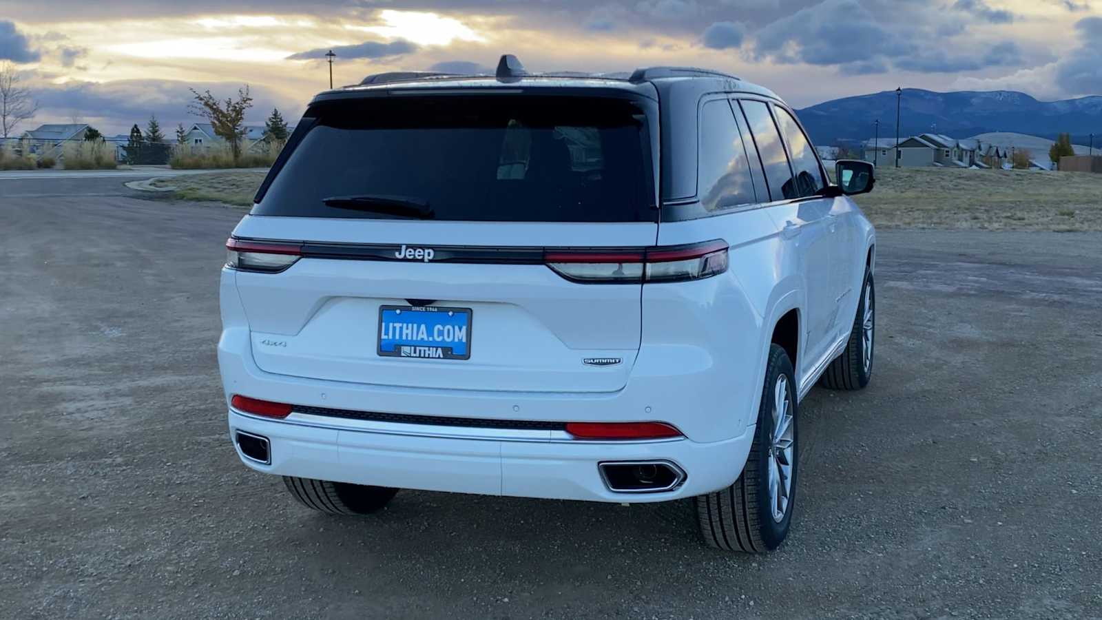 Thumbnail: 2025 Jeep Grand Cherokee - 8