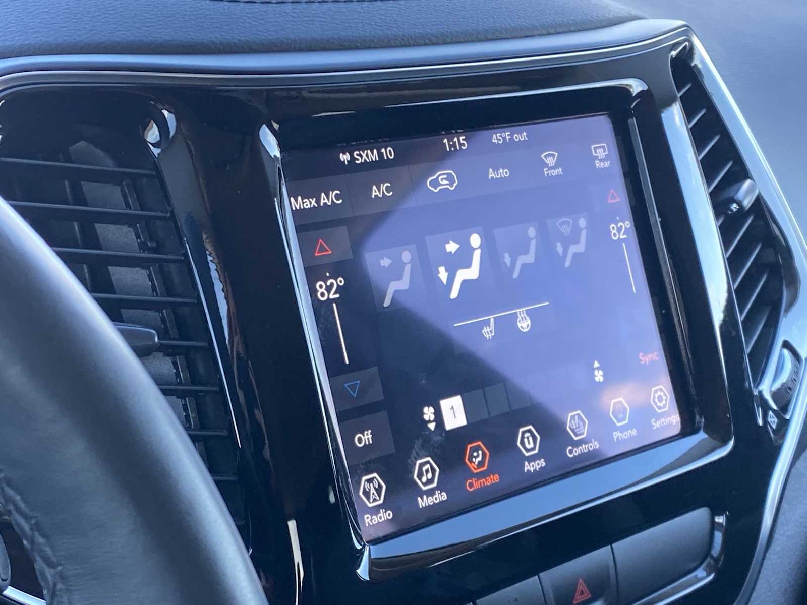 Thumbnail: 2019 Jeep Cherokee - 27