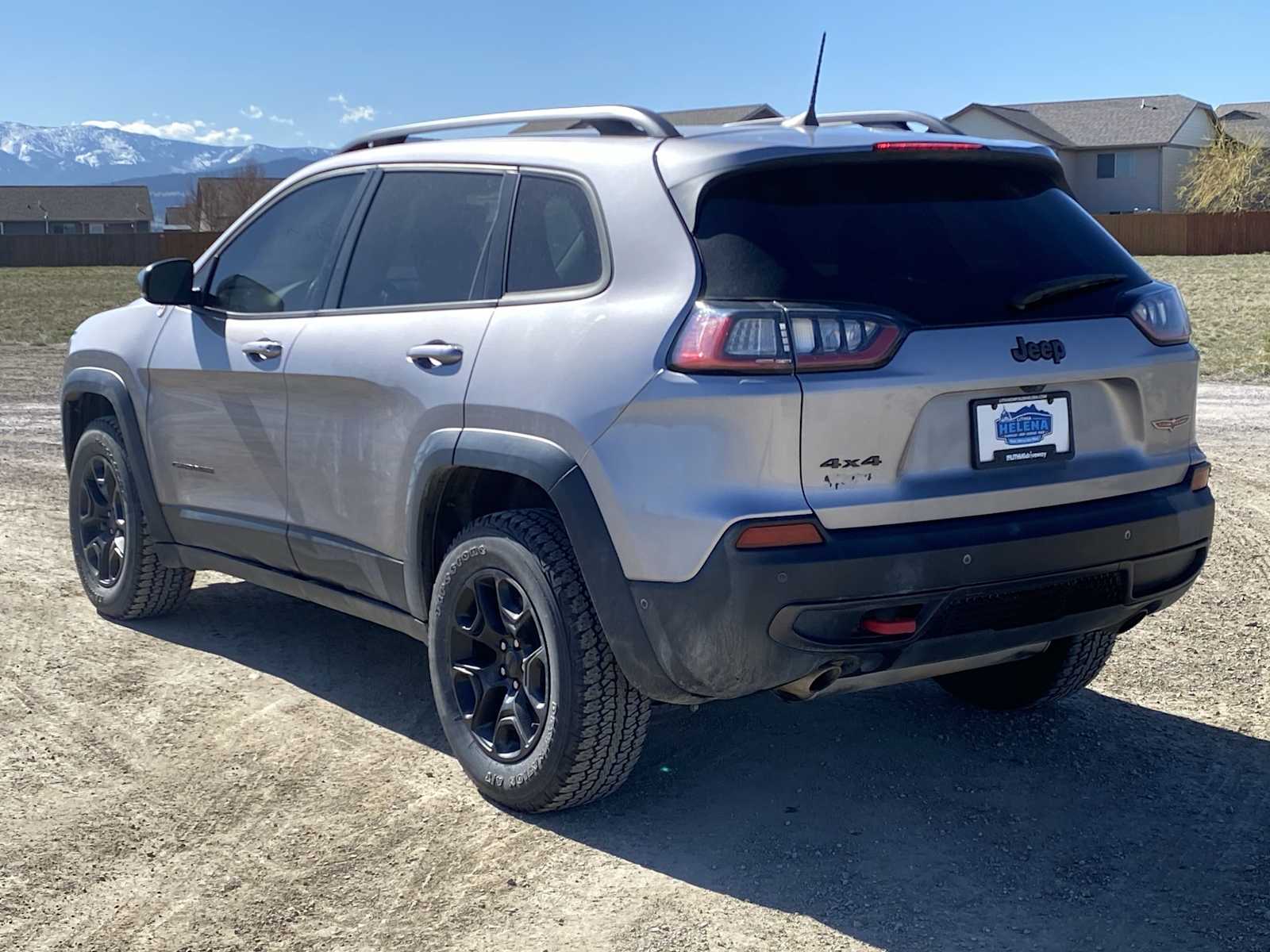Thumbnail: 2019 Jeep Cherokee - 12
