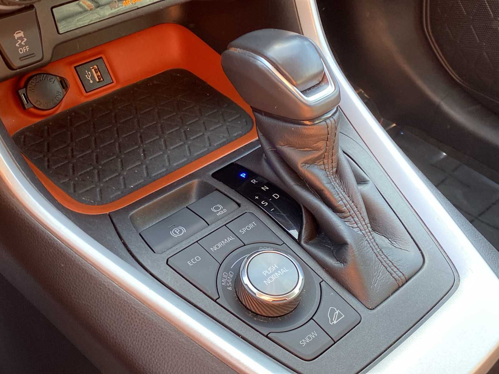 Thumbnail: 2023 Toyota RAV4 - 19