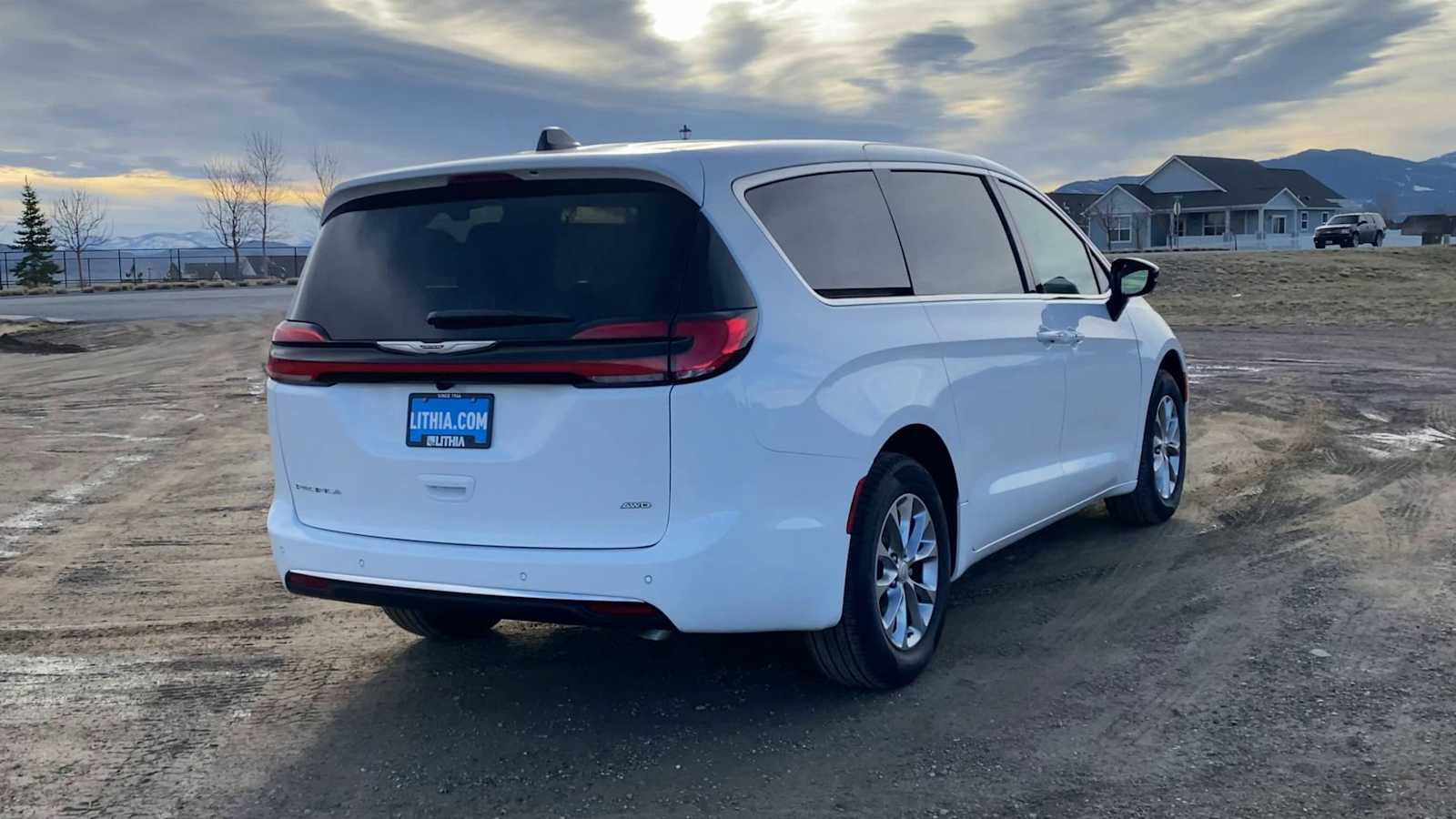 Thumbnail: 2026 Chrysler Pacifica - 8