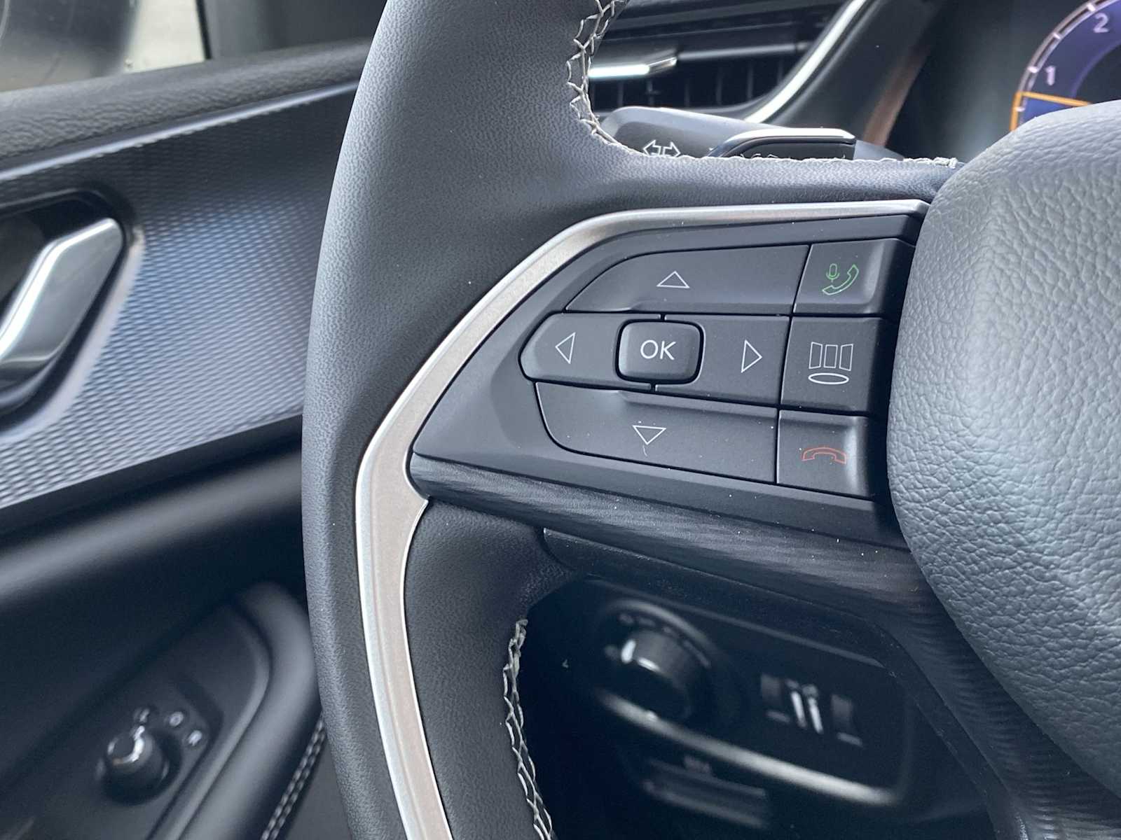 Thumbnail: 2025 Jeep Grand Cherokee - 25