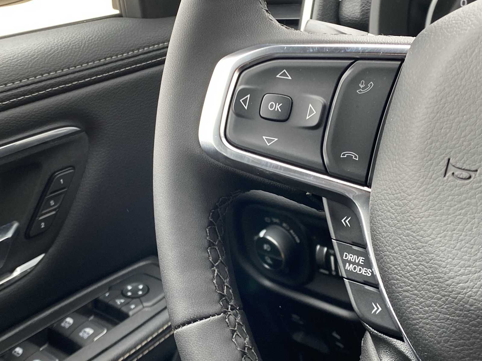 Thumbnail: 2026 RAM 1500 - 32