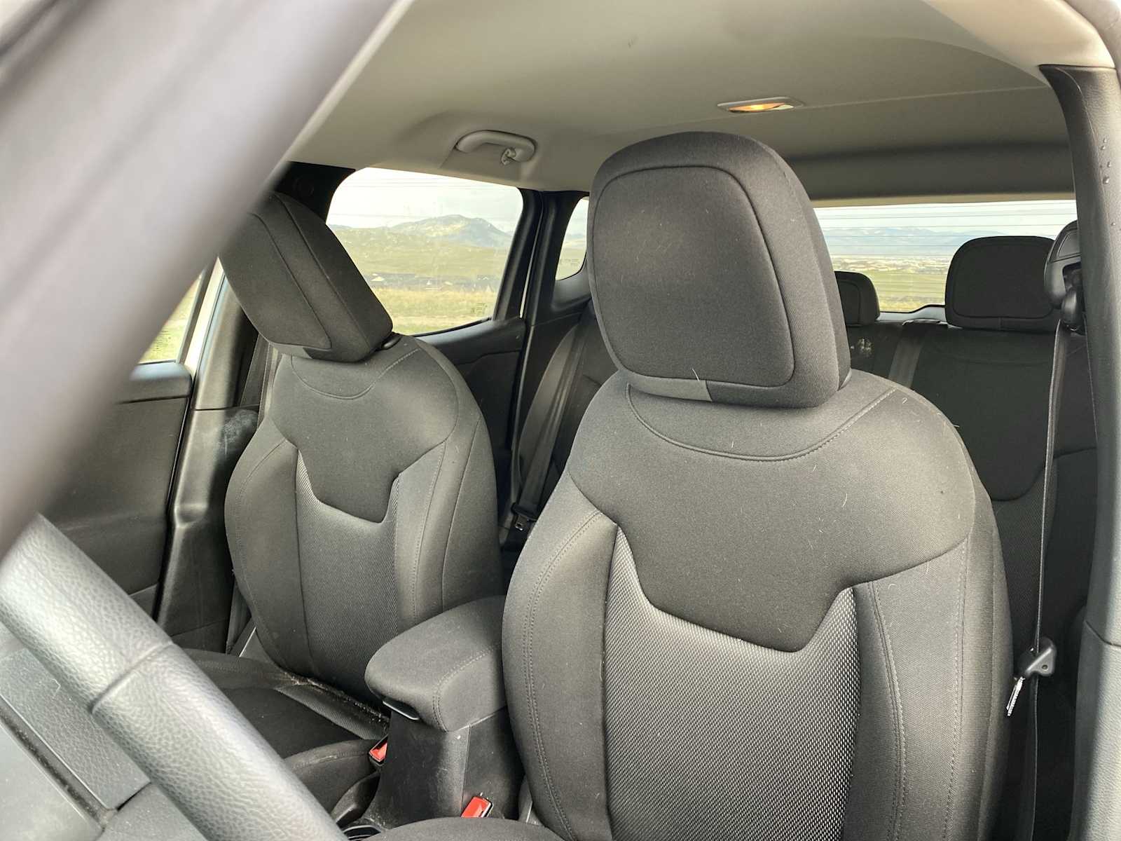 Thumbnail: 2018 Jeep Renegade - 17