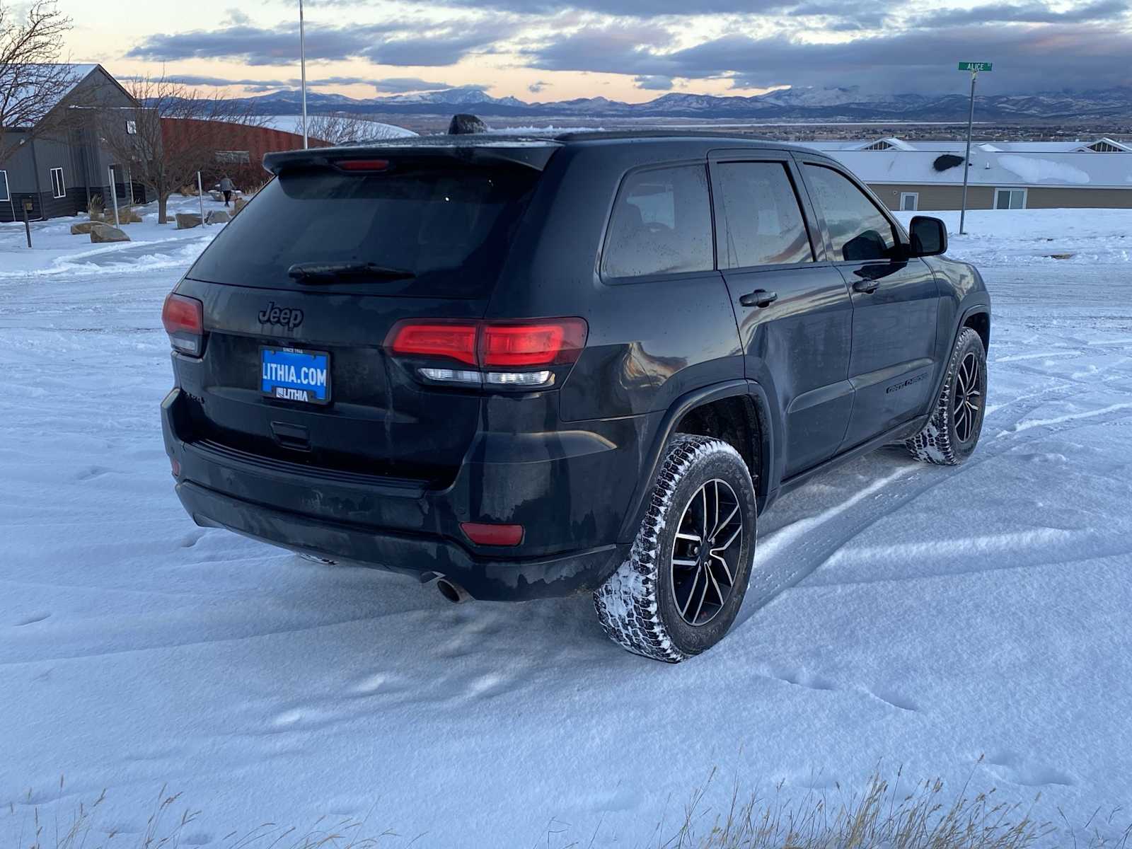Thumbnail: 2019 Jeep Grand Cherokee - 12