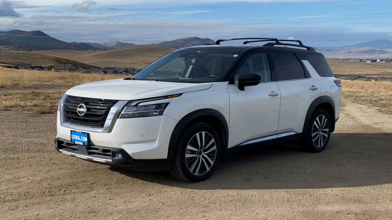 2022 Nissan Pathfinder Platinum photo 4