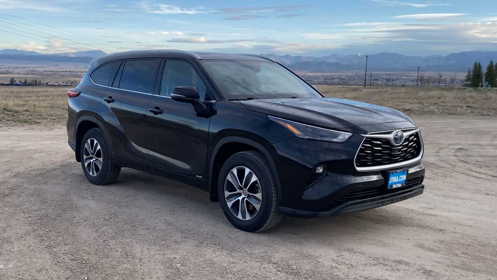 Thumbnail: 2022 Toyota Highlander - 2