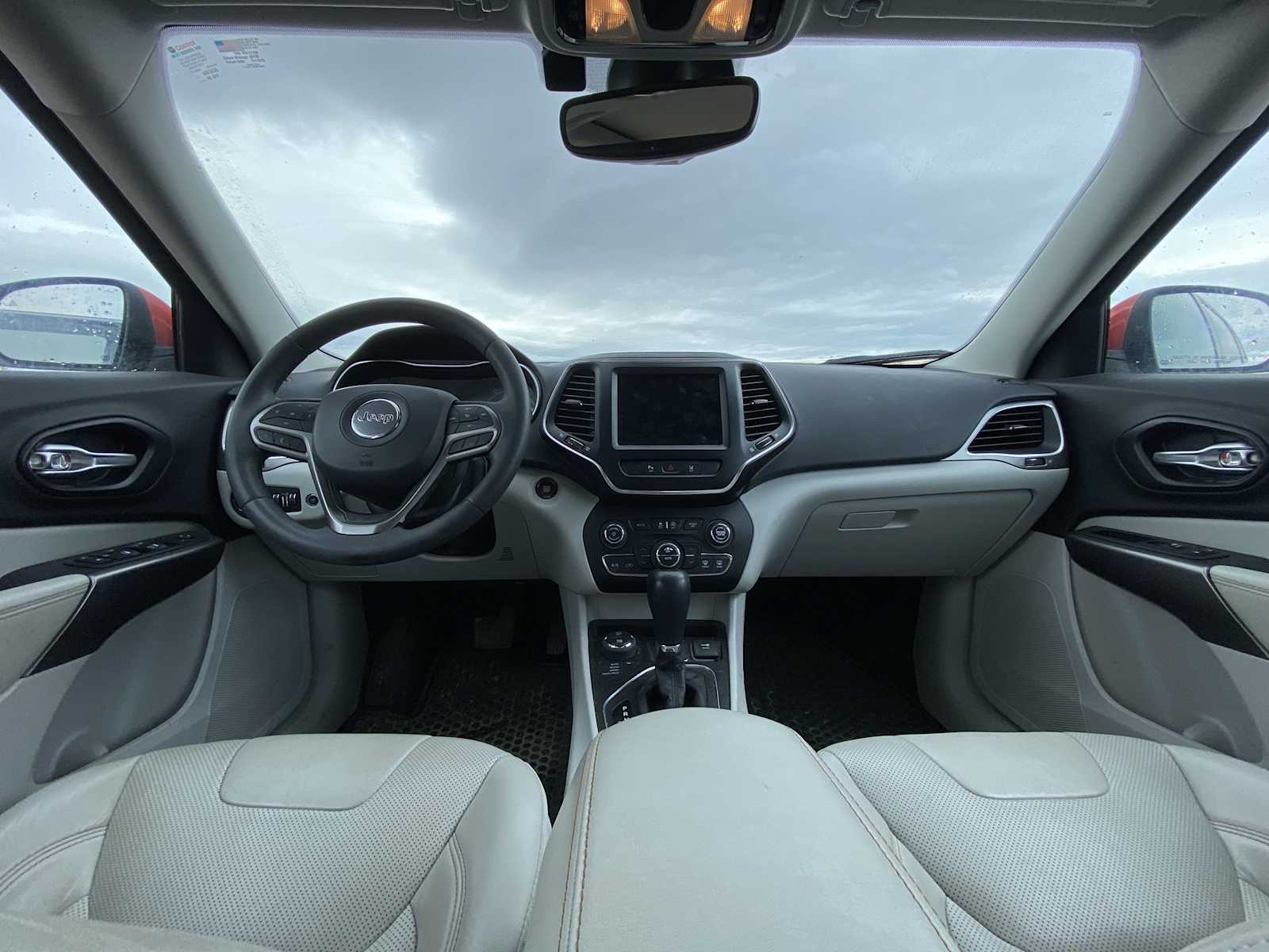 Thumbnail: 2021 Jeep Cherokee - 15