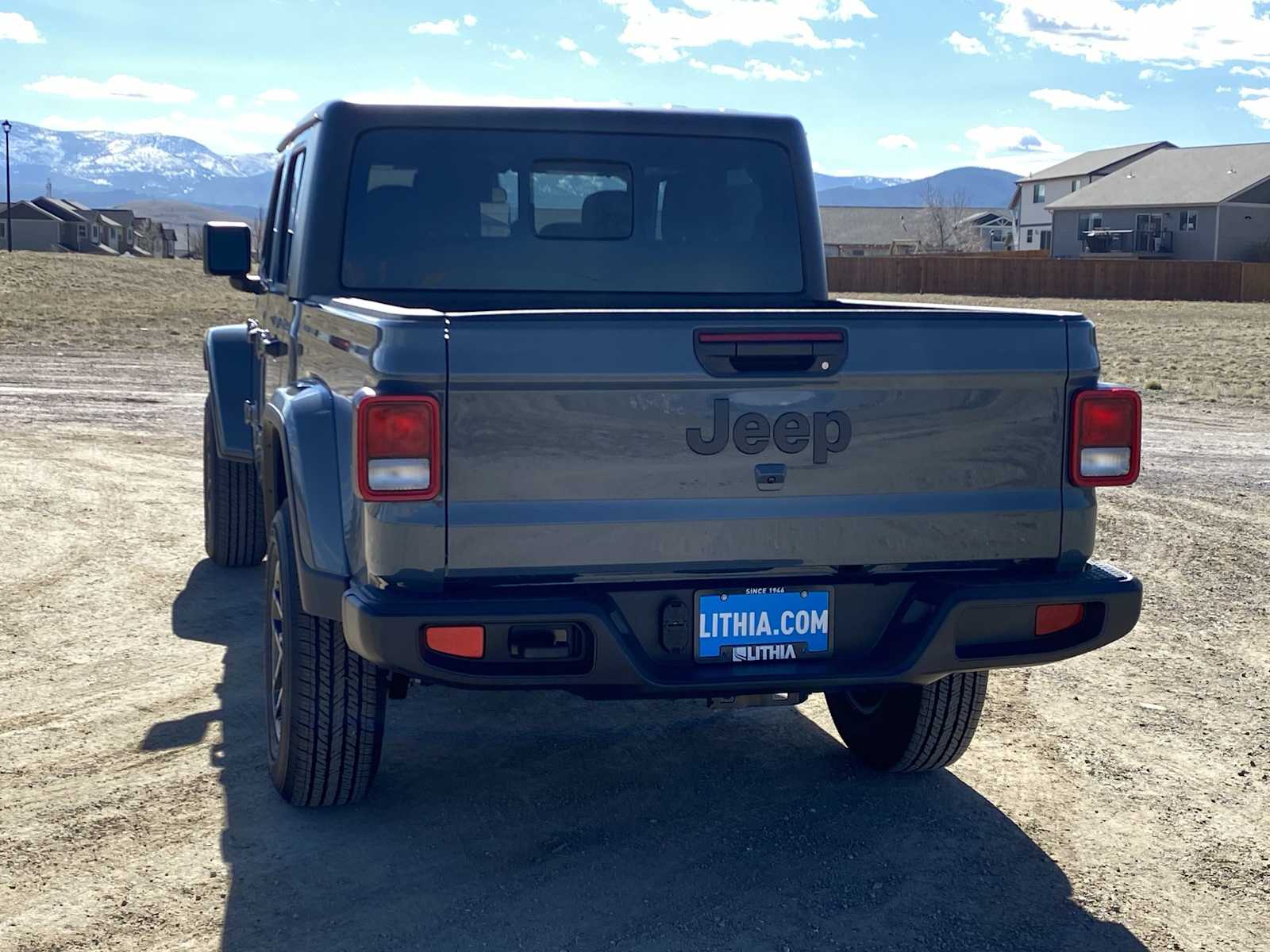 Thumbnail: 2026 Jeep Gladiator - 13