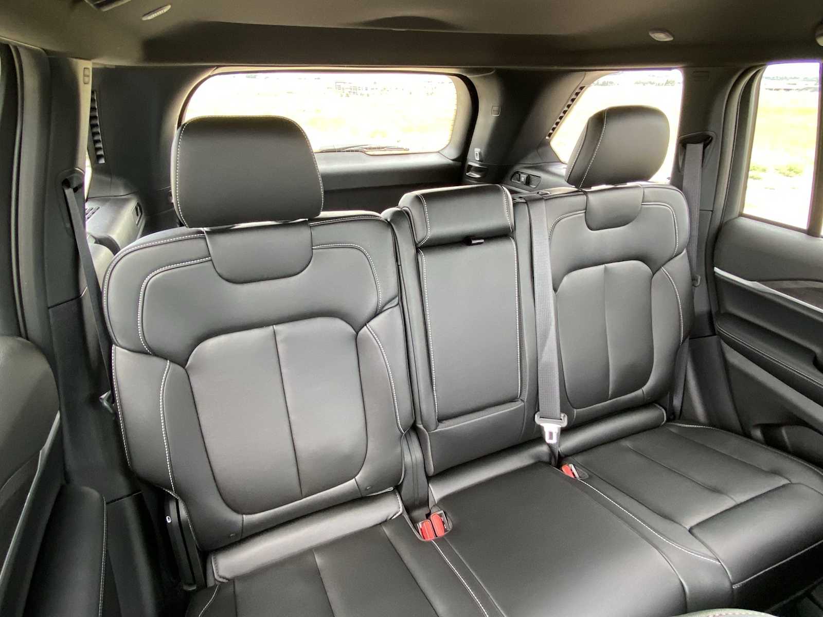 Thumbnail: 2025 Jeep Grand Cherokee - 16