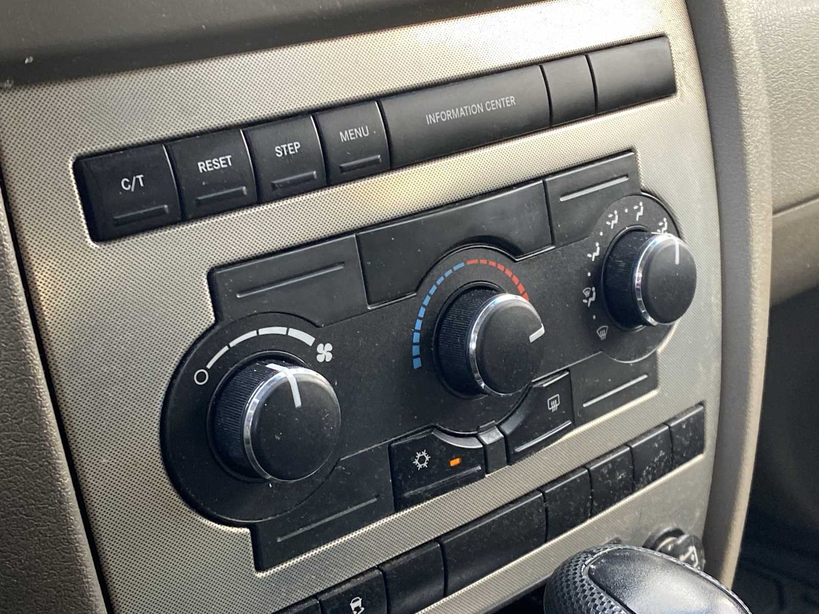 Thumbnail: 2007 Jeep Grand Cherokee - 28