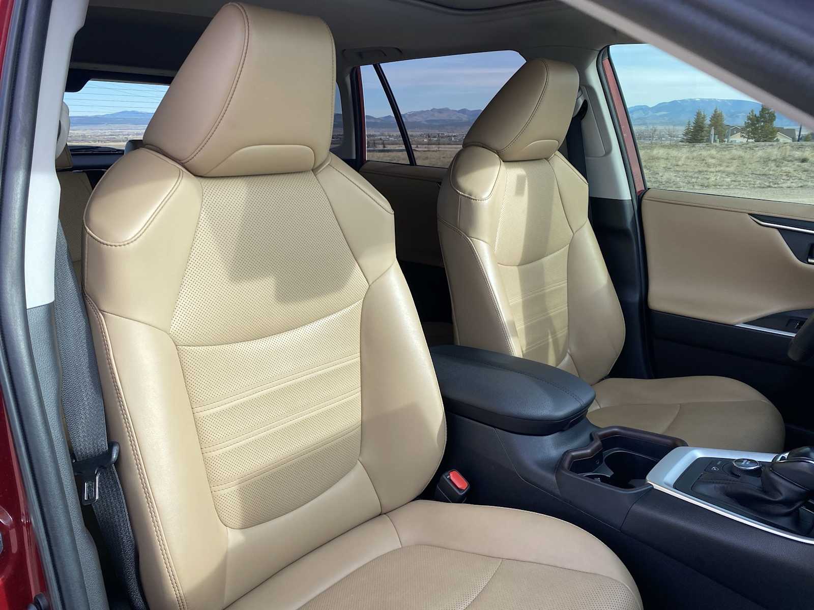 Thumbnail: 2021 Toyota RAV4 - 18