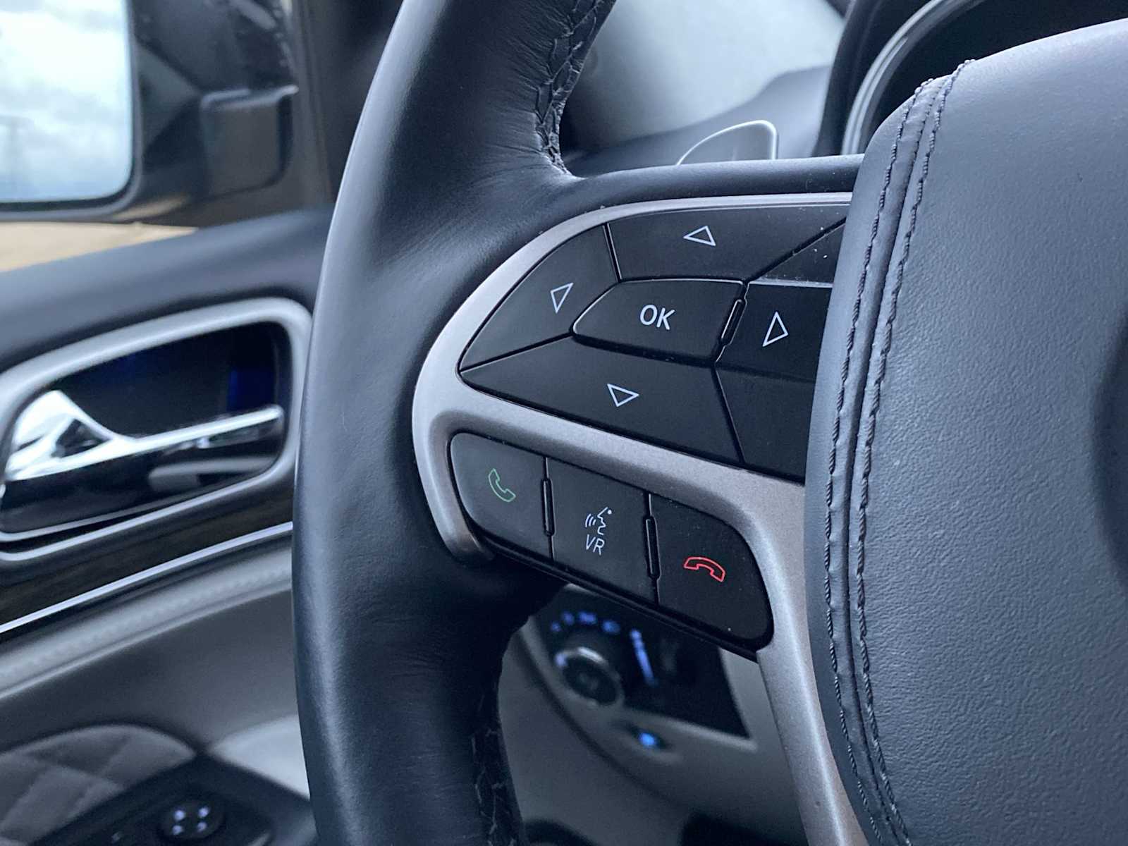 Thumbnail: 2017 Jeep Grand Cherokee - 26