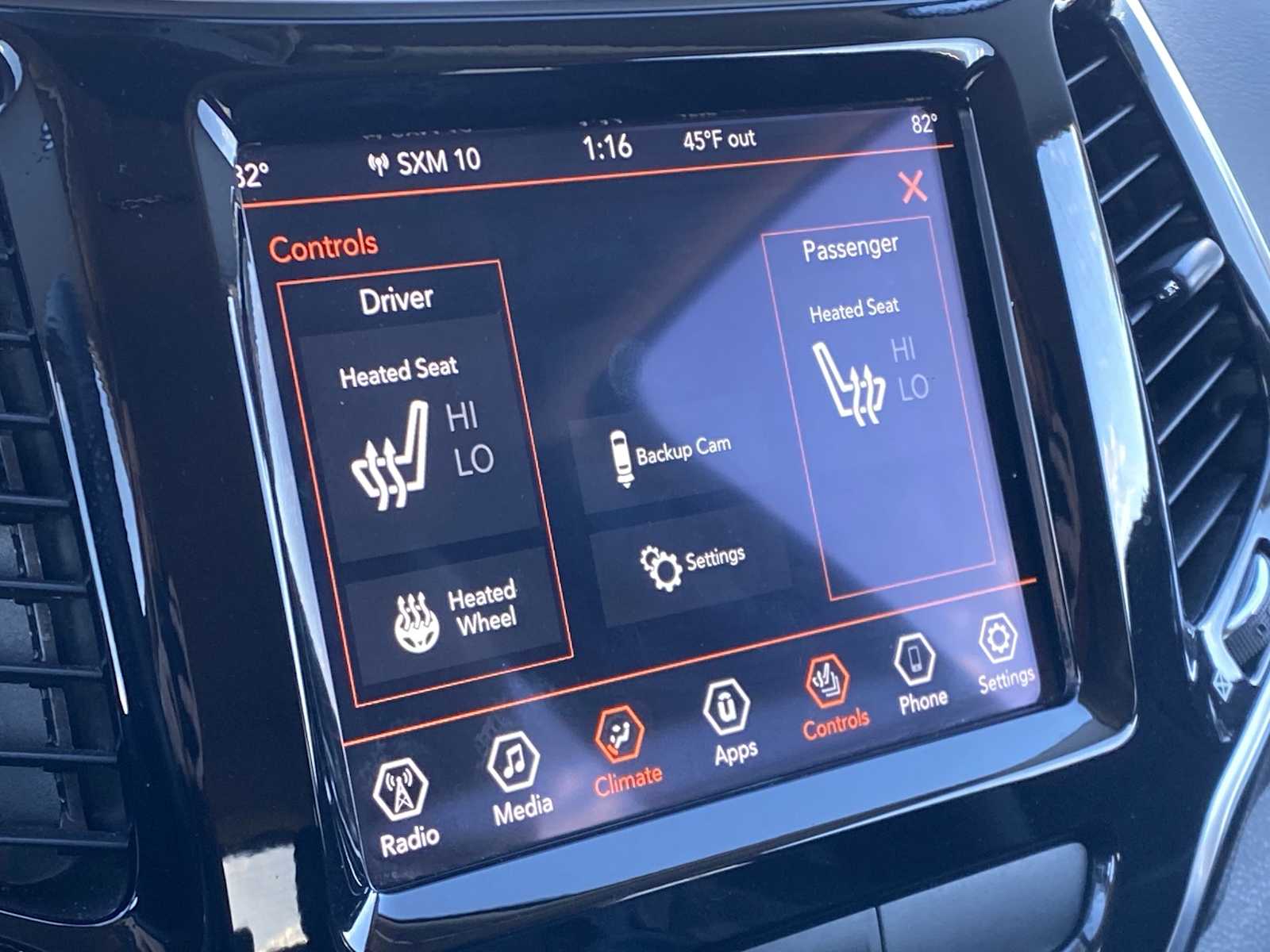 Thumbnail: 2019 Jeep Cherokee - 29