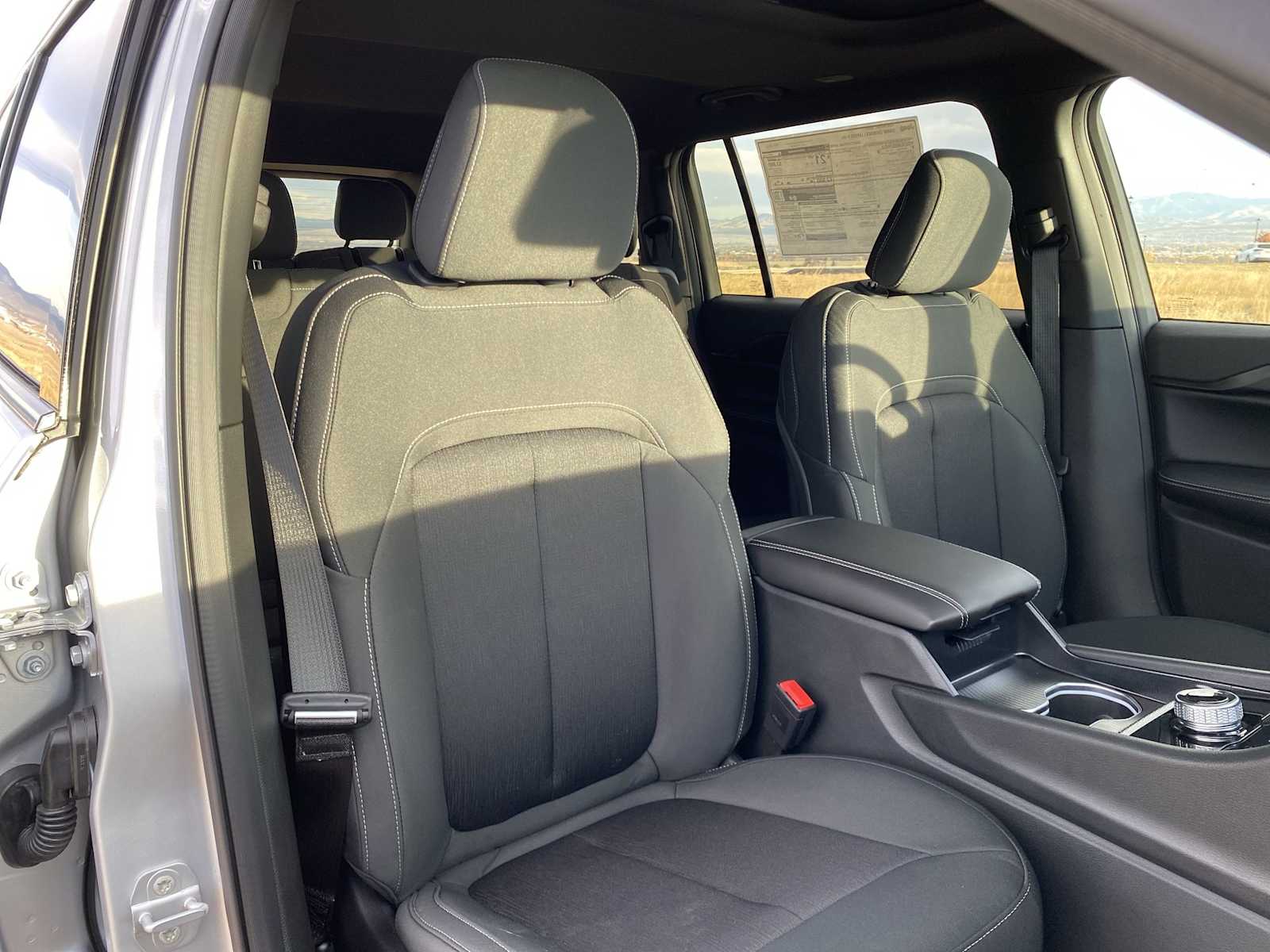 Thumbnail: 2025 Jeep Grand Cherokee - 17