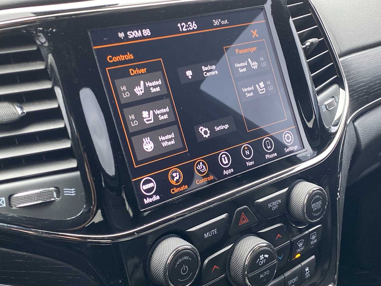 Thumbnail: 2019 Jeep Grand Cherokee - 30