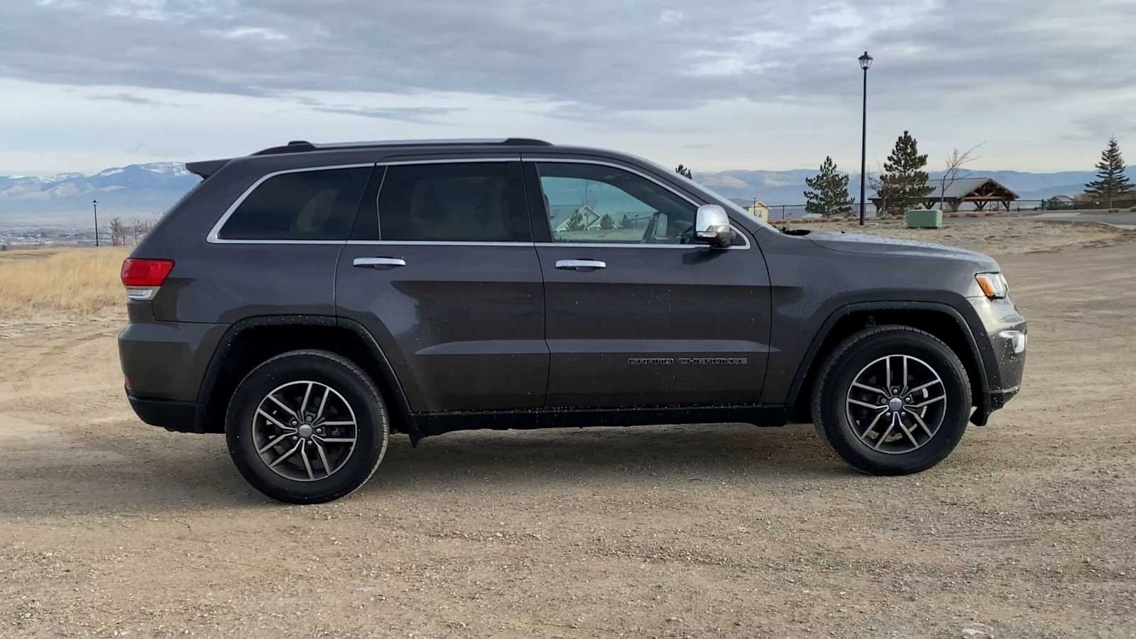 Thumbnail: 2017 Jeep Grand Cherokee - 9