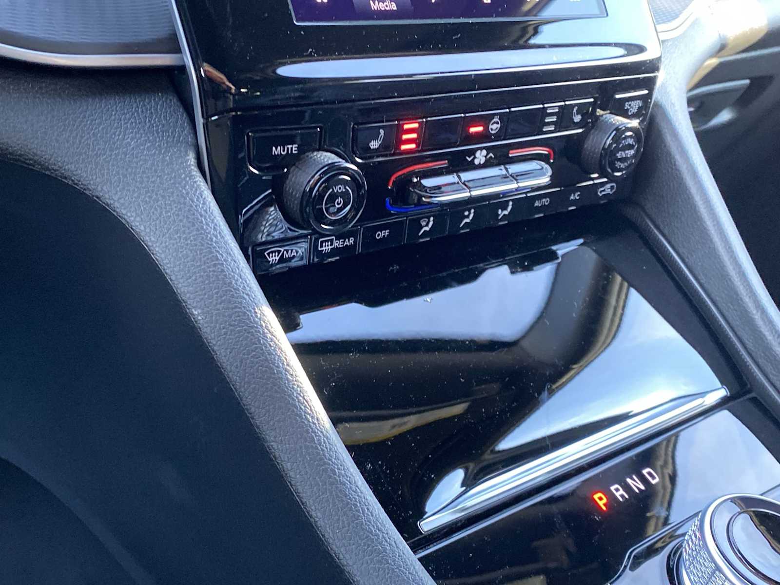 Thumbnail: 2025 Jeep Grand Cherokee - 26