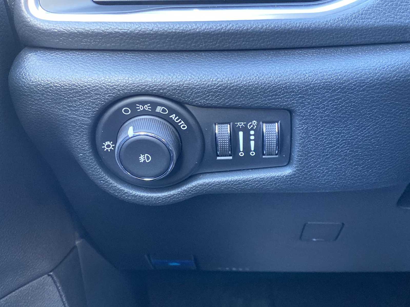 Thumbnail: 2026 Chrysler Pacifica - 22