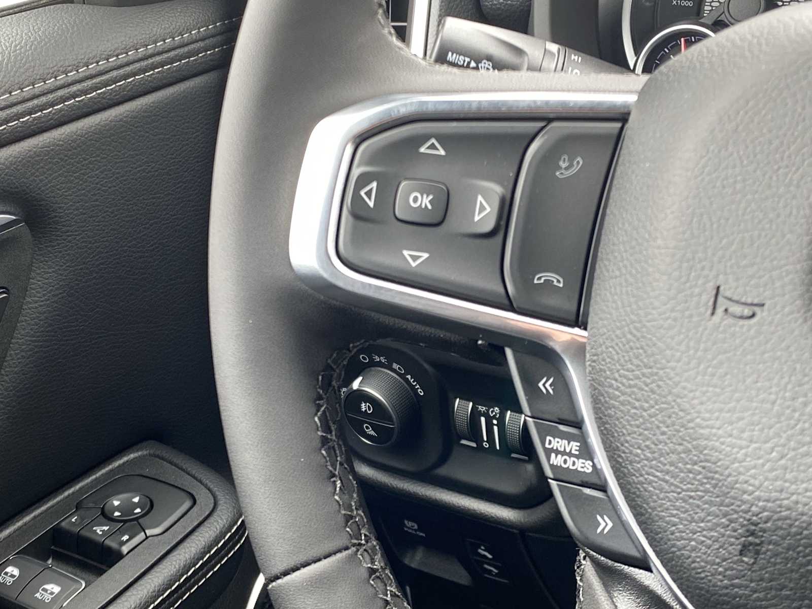 Thumbnail: 2026 RAM 1500 - 32