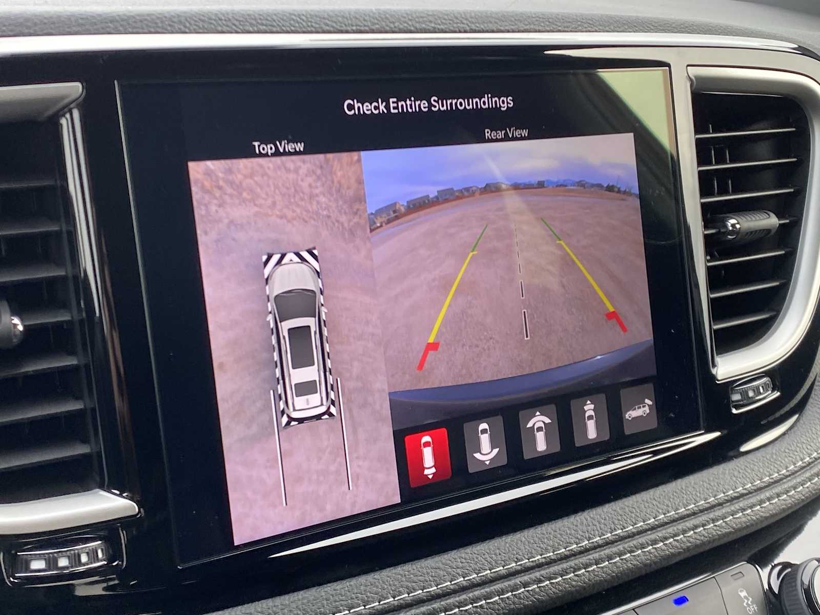 Thumbnail: 2026 Chrysler Pacifica - 27