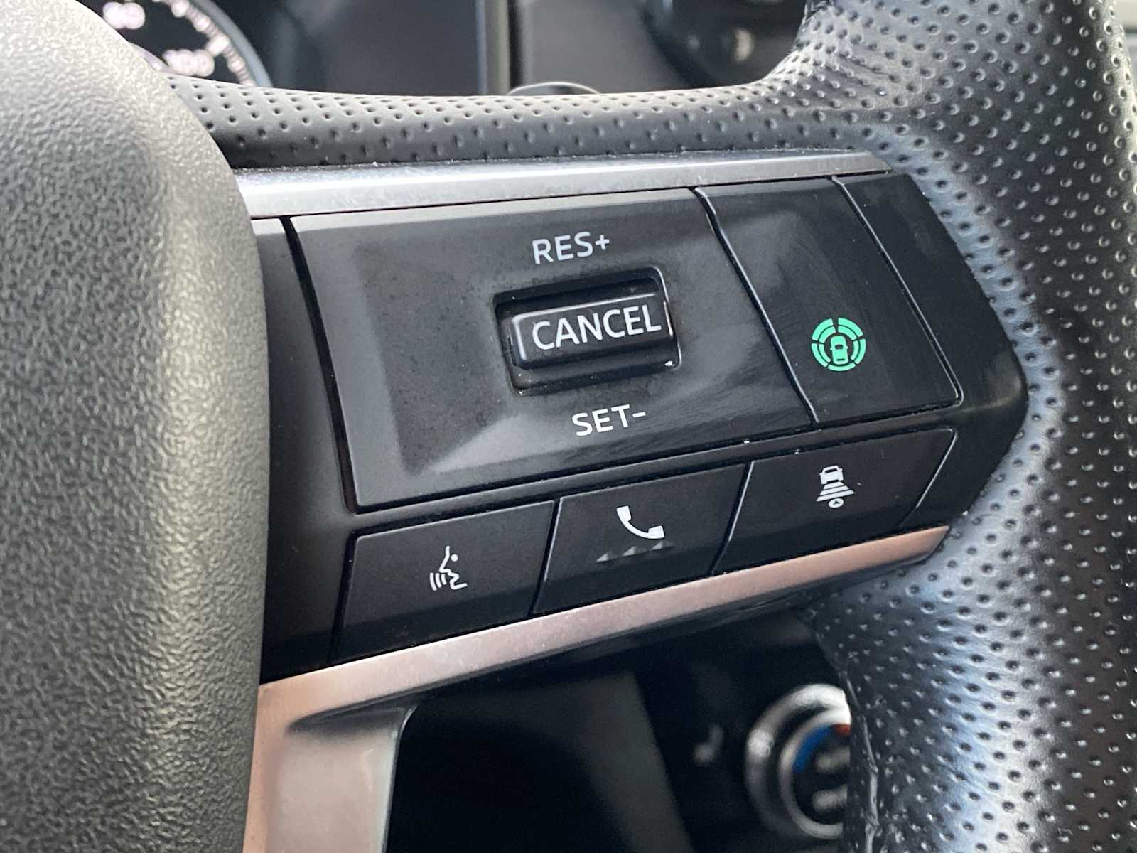 Thumbnail: 2024 Mitsubishi Outlander - 24