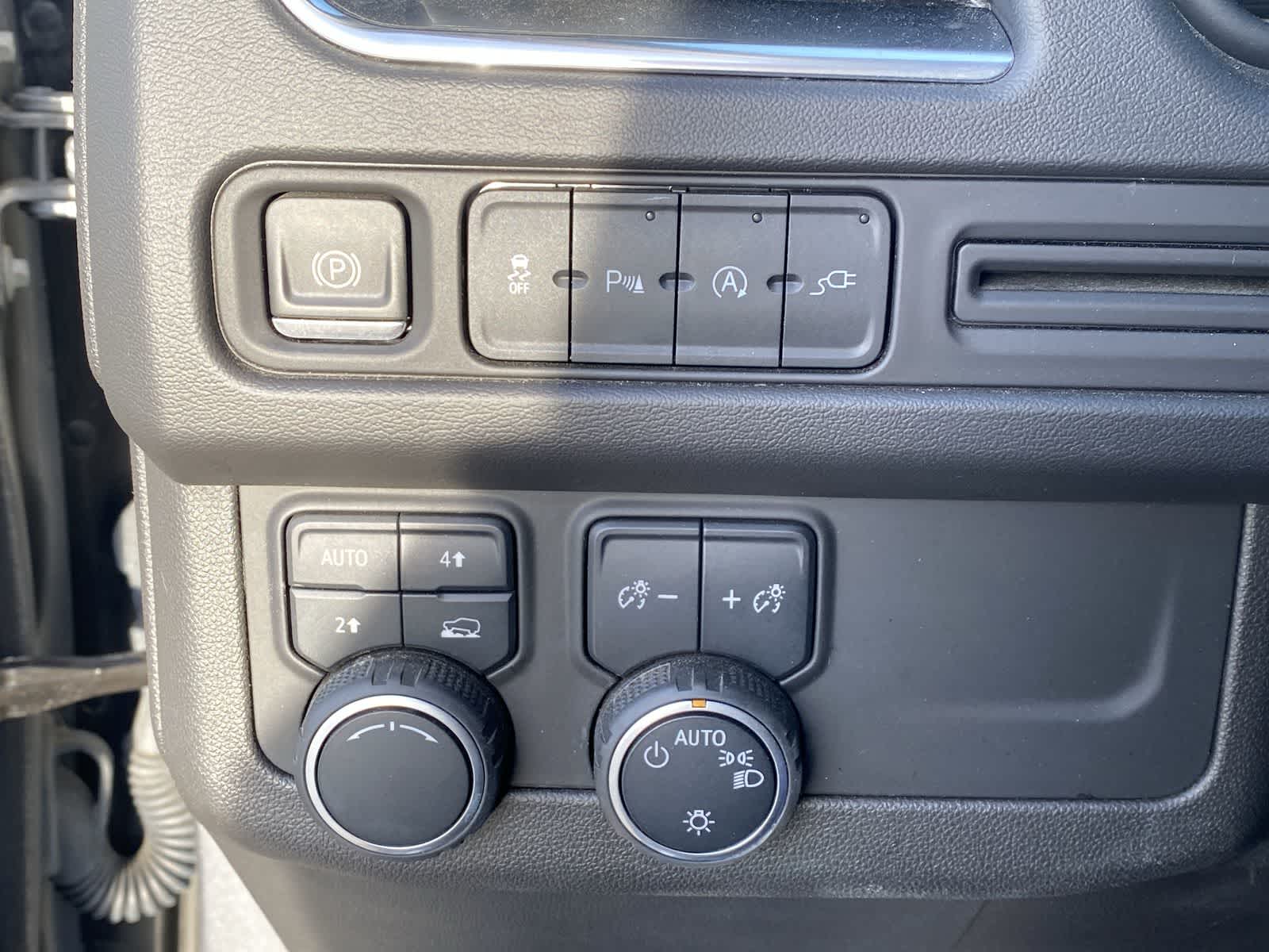 Thumbnail: 2021 Chevrolet Suburban - 21