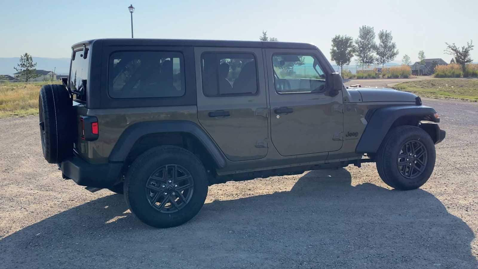 Thumbnail: 2025 Jeep Wrangler - 9