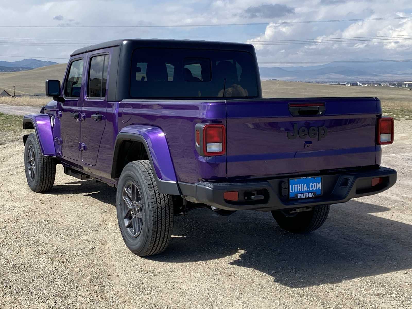 Thumbnail: 2026 Jeep Gladiator - 4