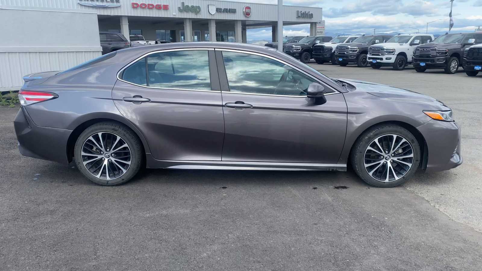 Thumbnail: 2020 Toyota Camry - 9