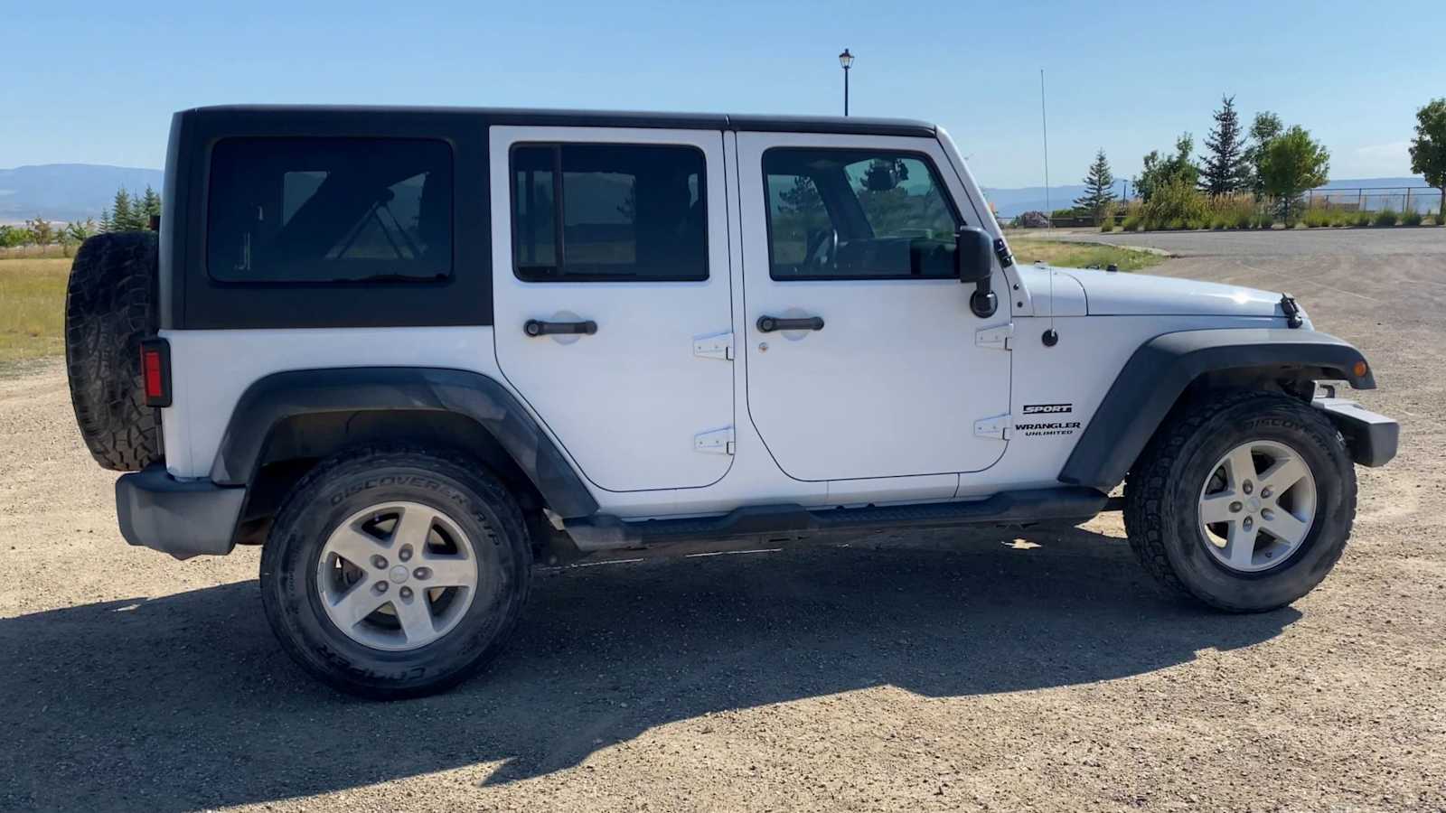 Thumbnail: 2016 Jeep Wrangler - 9