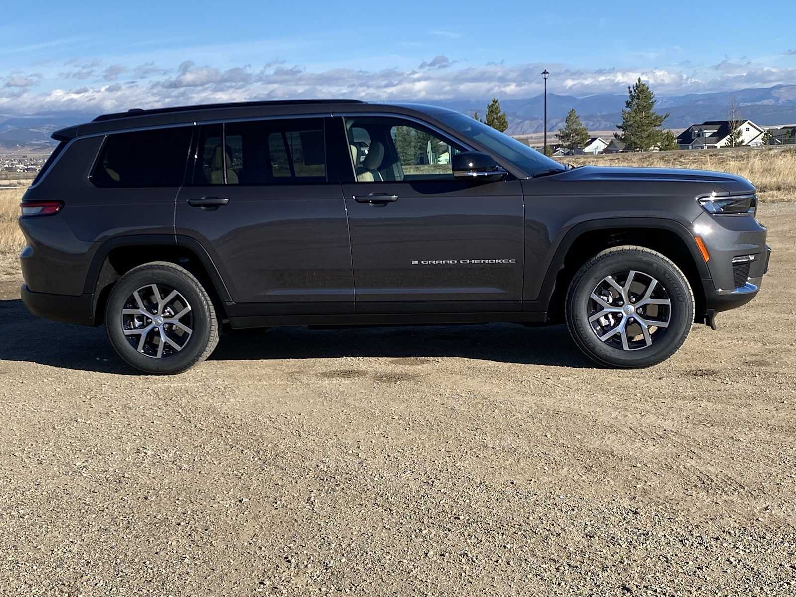 Thumbnail: 2025 Jeep Grand Cherokee - 23