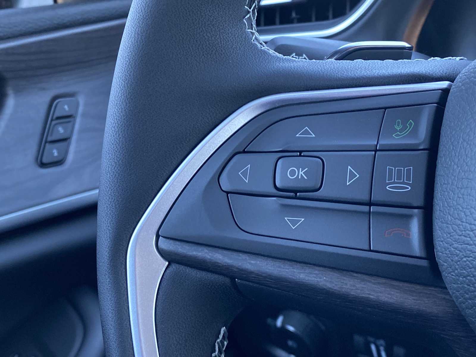 Thumbnail: 2025 Jeep Grand Cherokee - 26