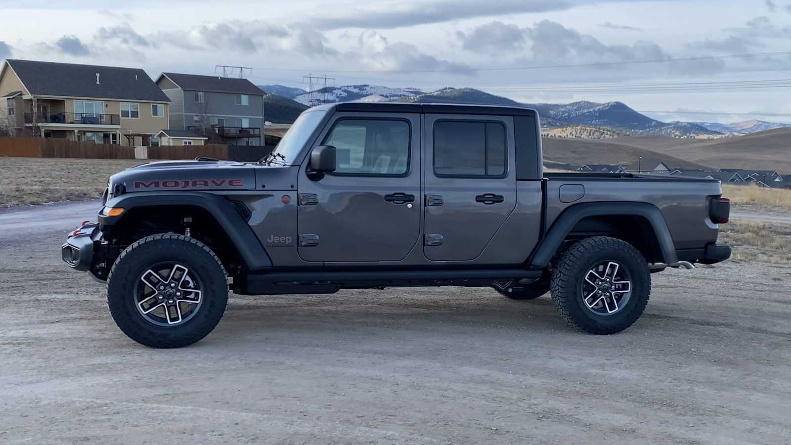 Thumbnail: 2026 Jeep Gladiator - 9