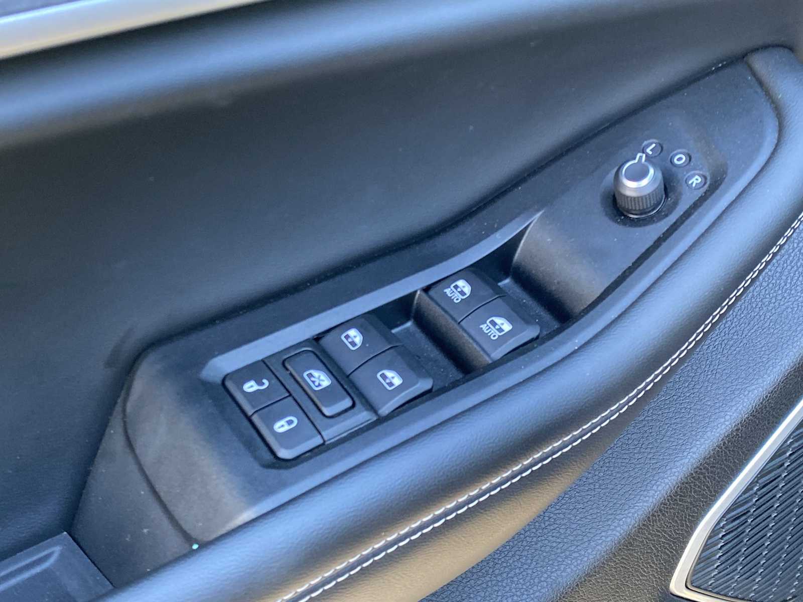 Thumbnail: 2022 Jeep Grand Cherokee - 20