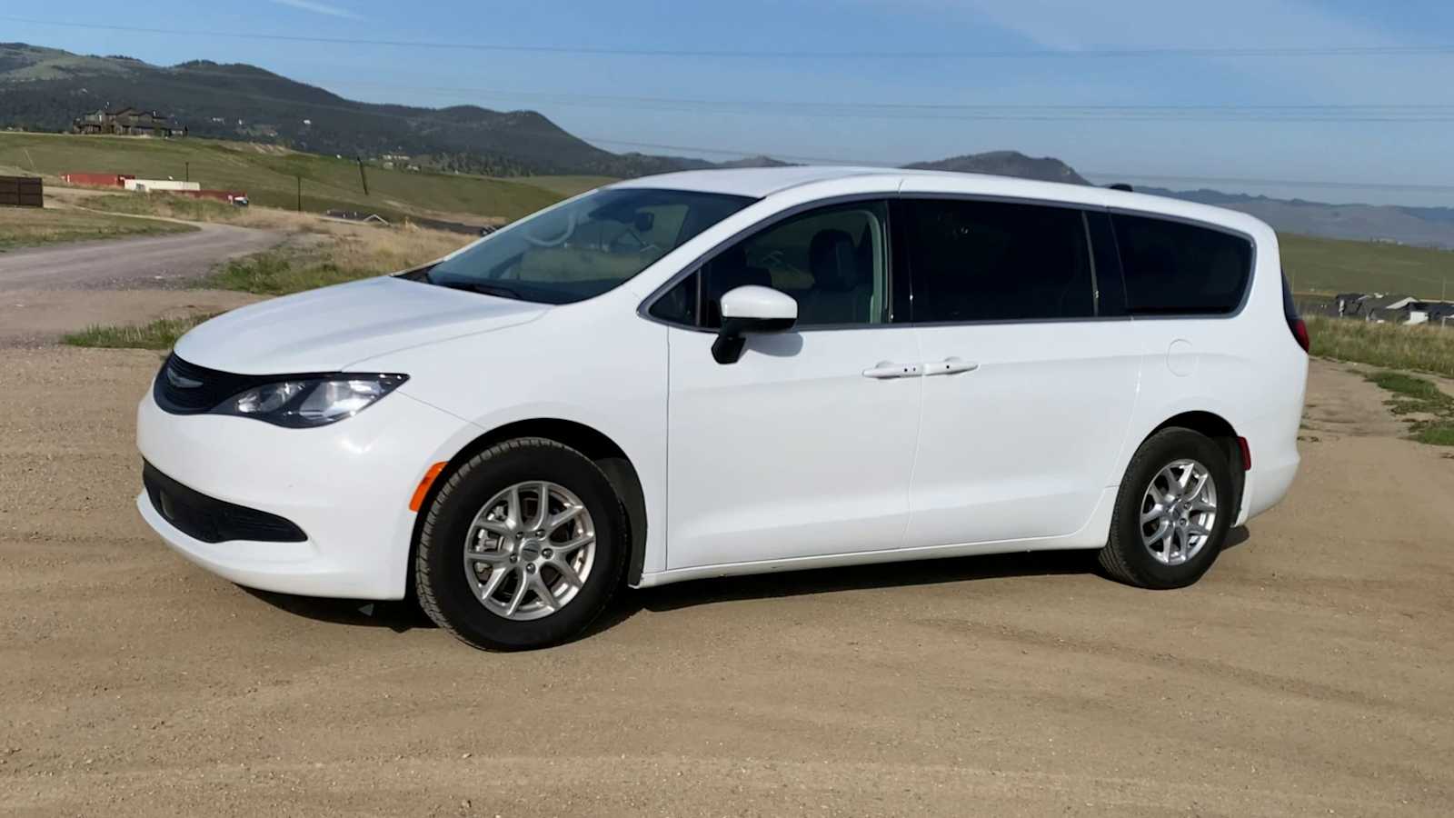 Thumbnail: 2023 Chrysler Voyager - 5