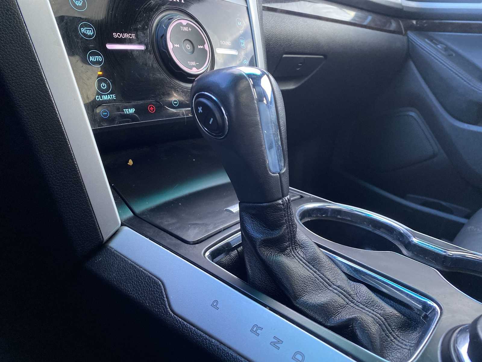 Thumbnail: 2015 Ford Explorer - 20