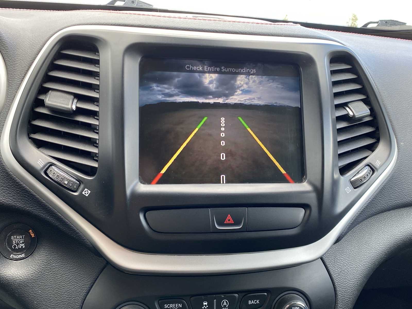 Thumbnail: 2015 Jeep Cherokee - 28