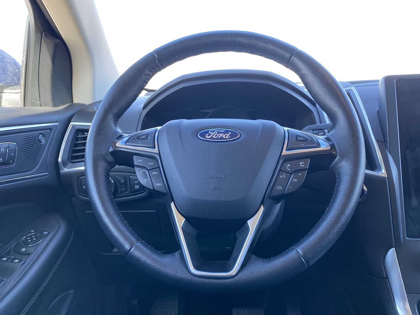 Thumbnail: 2023 Ford Edge - 28