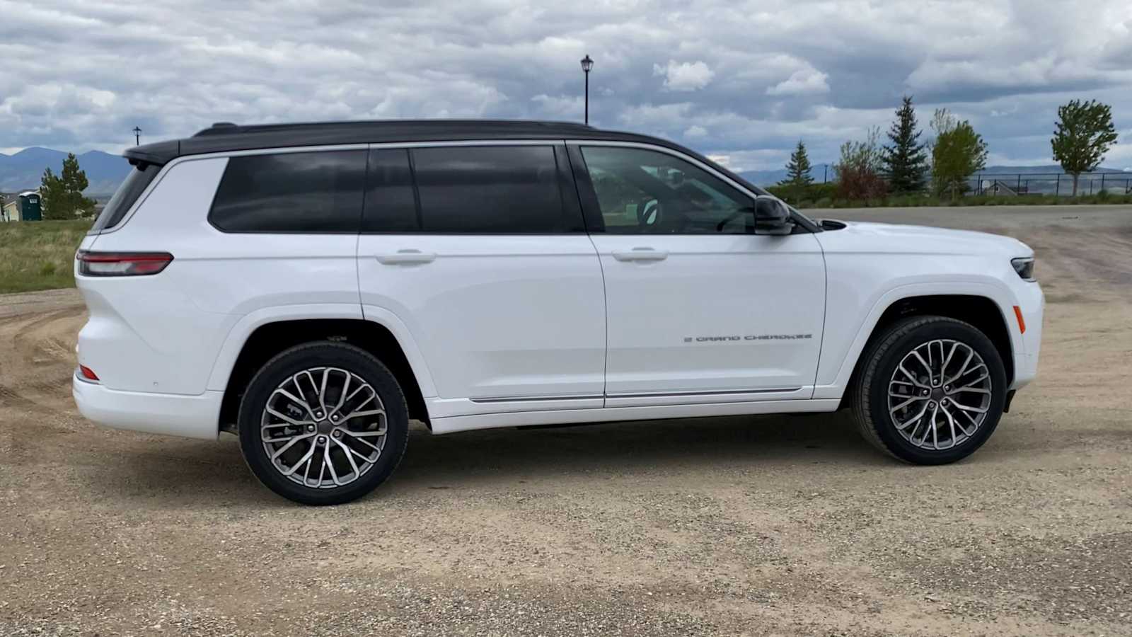 Thumbnail: 2026 Jeep Grand Cherokee - 9