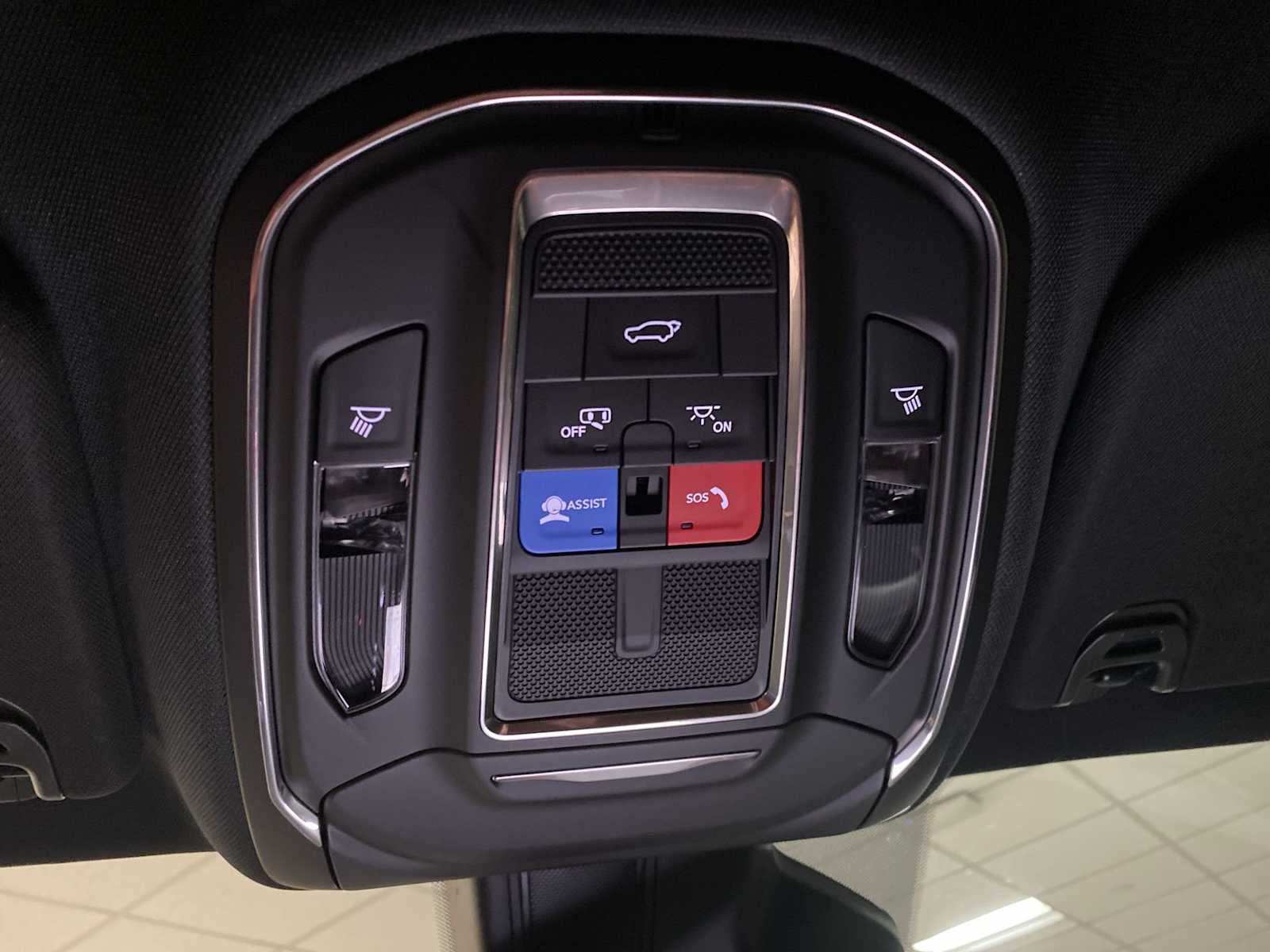 Thumbnail: 2026 Jeep Grand Wagoneer - 18