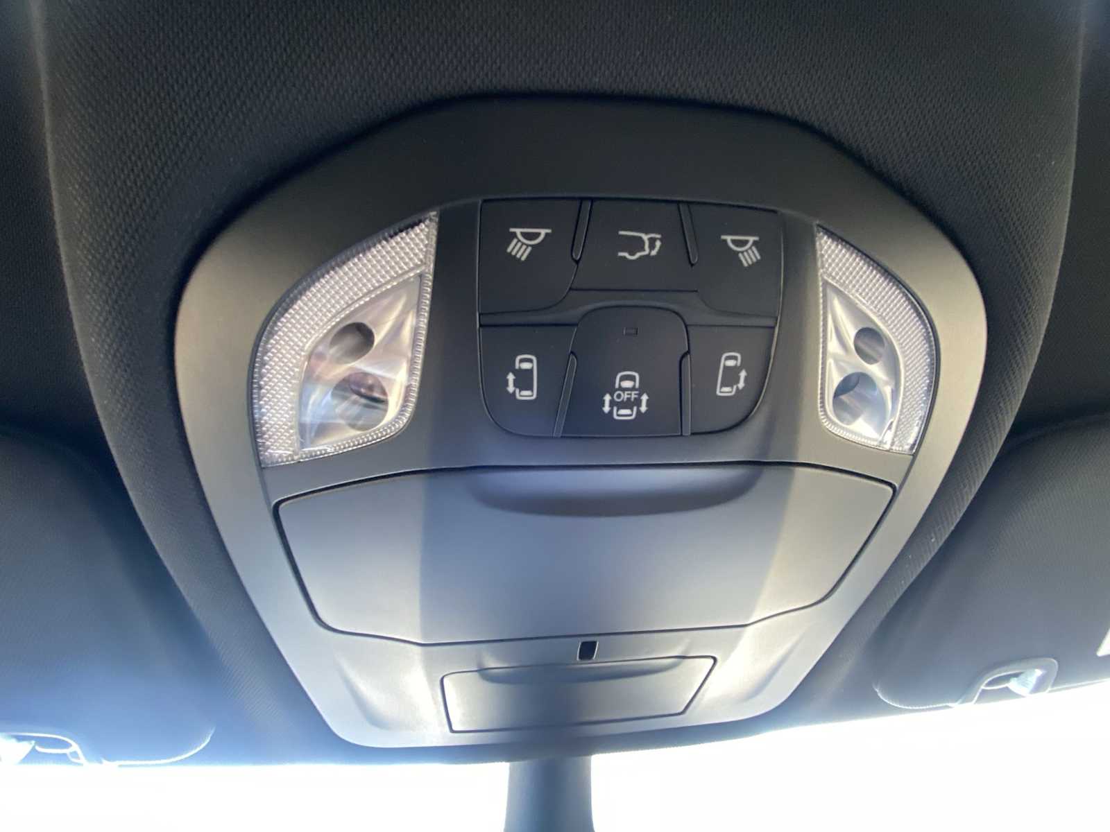 Thumbnail: 2026 Chrysler Pacifica - 26