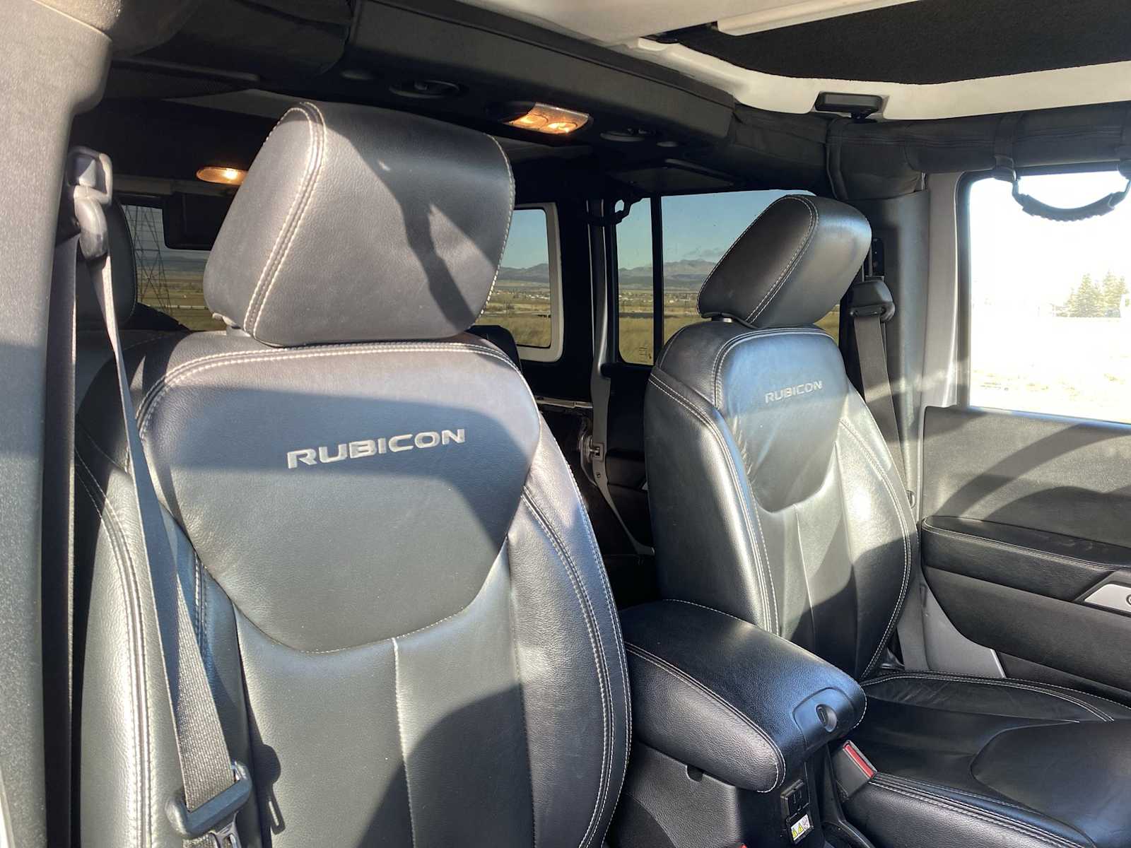 Thumbnail: 2017 Jeep Wrangler - 16