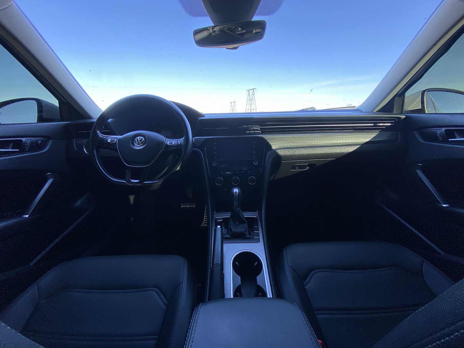 Thumbnail: 2020 Volkswagen Passat - 16