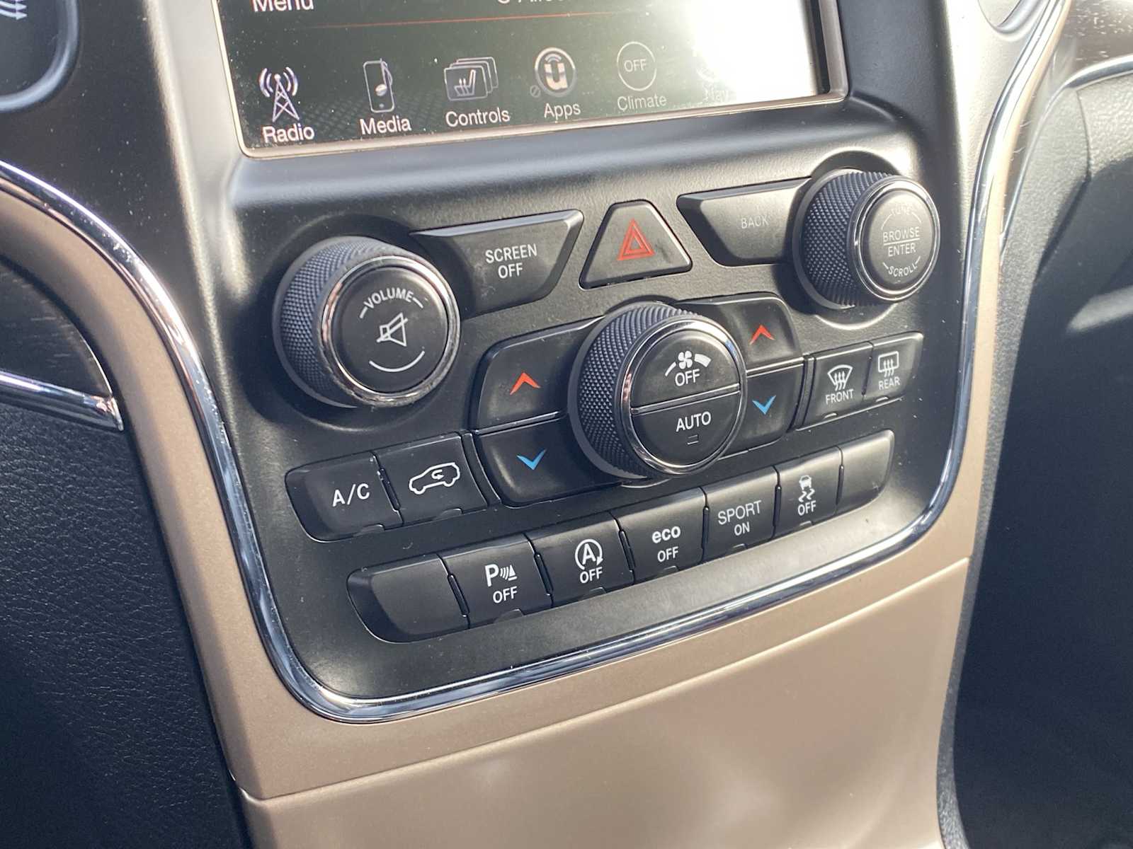 Thumbnail: 2017 Jeep Grand Cherokee - 26